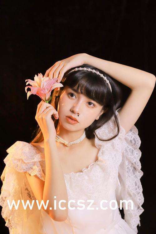 hlwn独家爆料 女星黑料女曝吃瓜网站,女星黑料曝光，女曝吃瓜网站成热议焦点